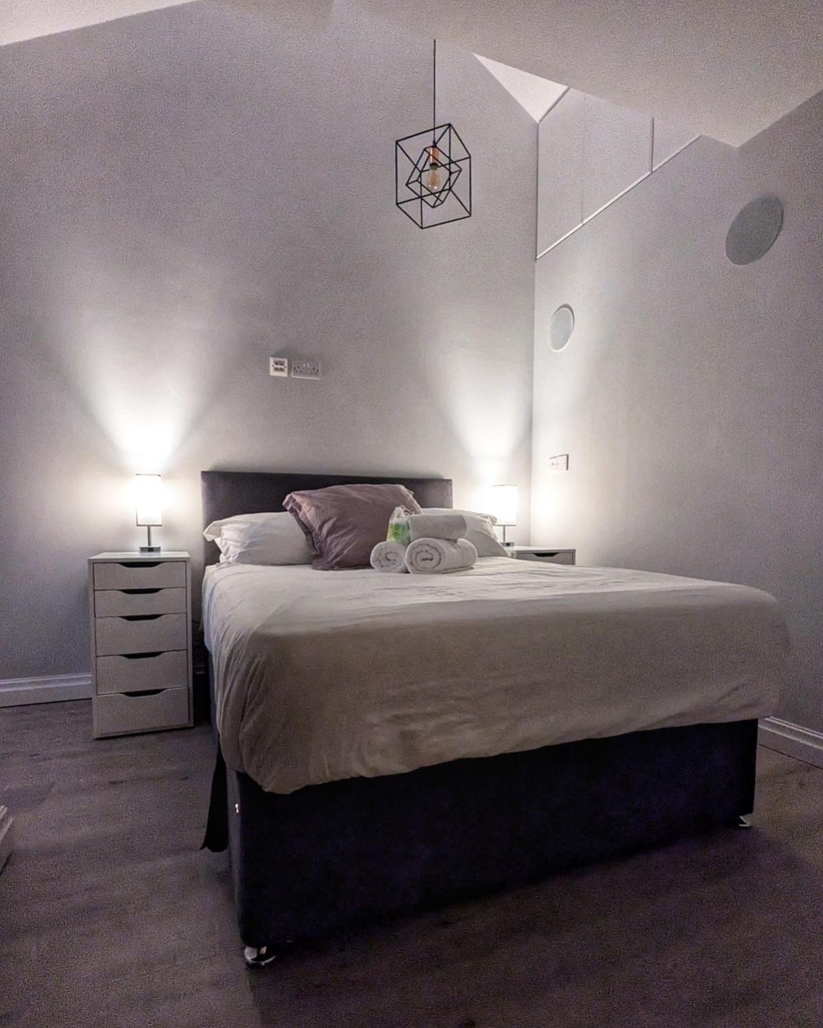 Beautiful 5 Bedroom Home Sleeps 12 People In Манчестер Екстер'єр фото
