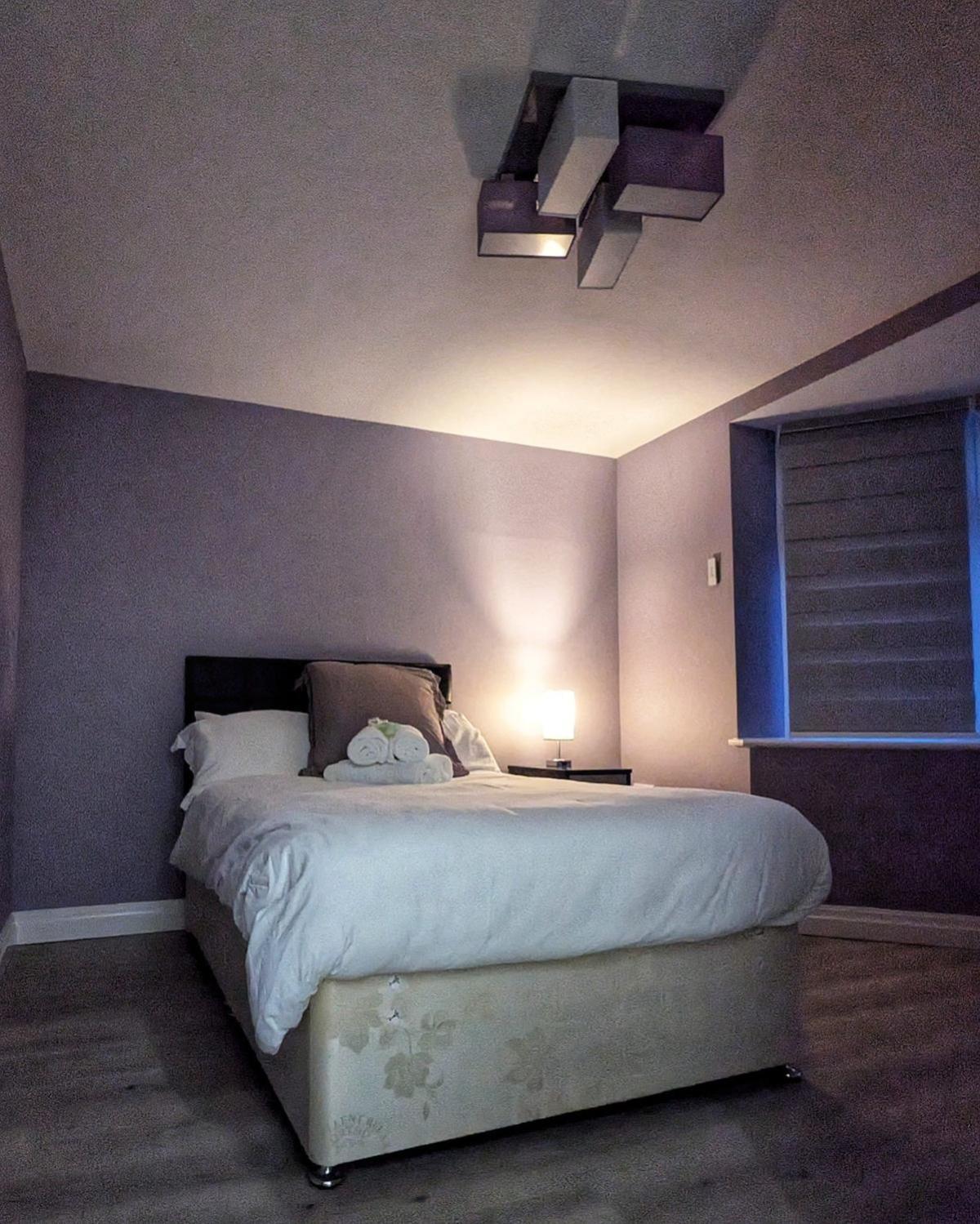 Beautiful 5 Bedroom Home Sleeps 12 People In Манчестер Екстер'єр фото