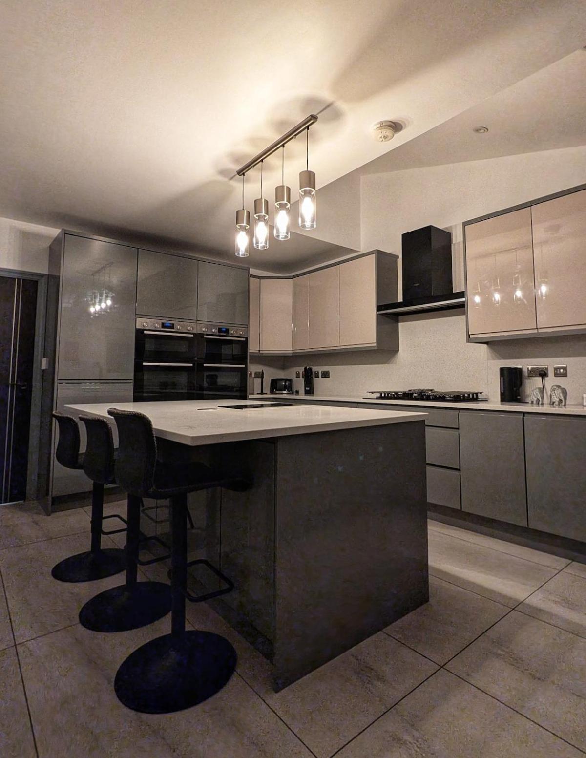 Beautiful 5 Bedroom Home Sleeps 12 People In Манчестер Екстер'єр фото